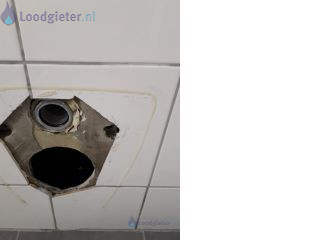 Loodgieter Hangend toilet plaatsen Terughangen hangend toilet