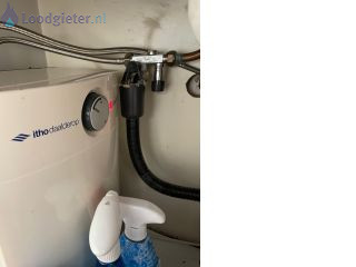 Loodgieter Hoofddorp Radiator vervangen, boiler controleren en lekkage op zolder