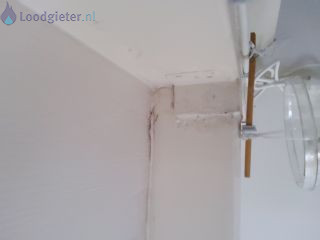 Loodgieter Lekkage Dakkapel Lekkage dakkapel. Ligt net een nieuwe bitumen laag op.