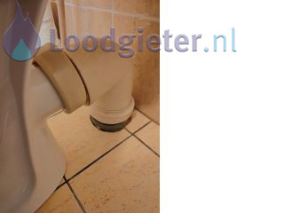 Loodgieter Verstopping WC Verstopping WC + lekkage afvoer achter het toilet